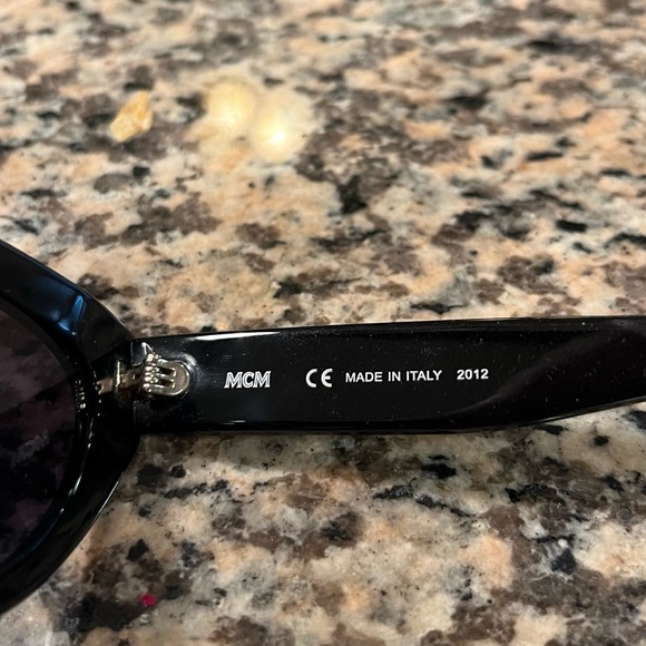 NWT MCM Black & Gold 684 S 001 Cat Eye 54mm Sunglasses! - Picture 10 of 10